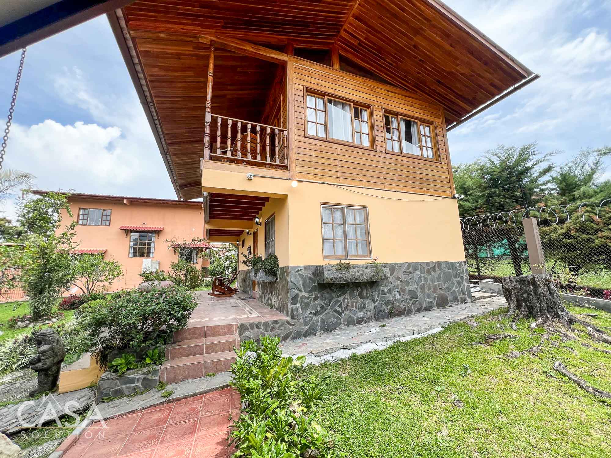 Price Reduction!! Spacious Home for Sale in Volcancito, Santa Lucia, Boquete, Chiriqui. Fully furnished, abundant natural light photo 6