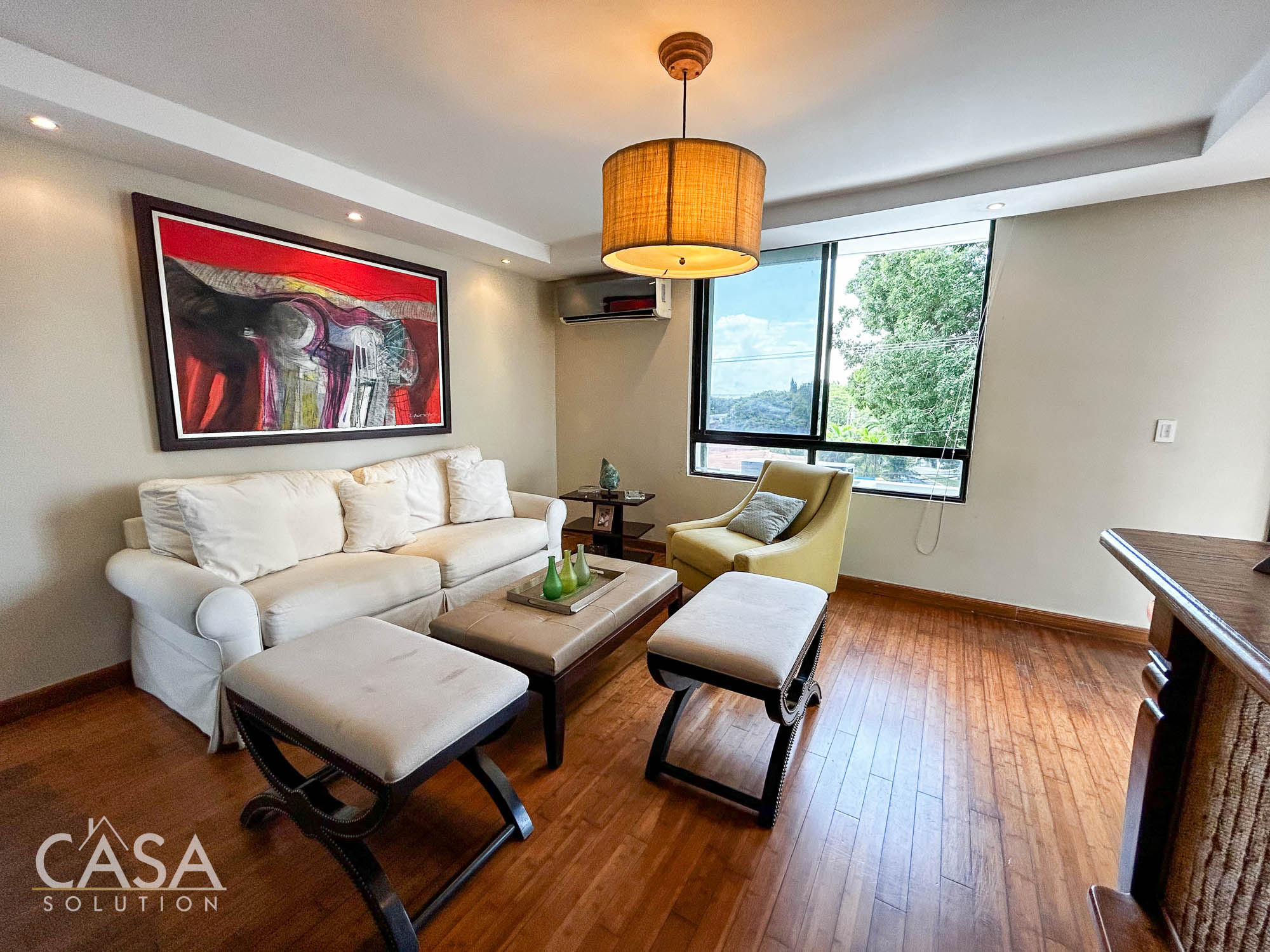Sold by Owner! 3-Bed apartment for Sale in Coco del Mar, San Francisco. Centrally located, with city views, bamboo floors, and 2 parking spaces. photo 2
