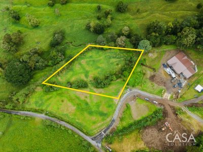 5,525 m² lot for sale in Volcán, Chiriqui with fruit trees, panoramic views, and modern amenities in a sustainable community