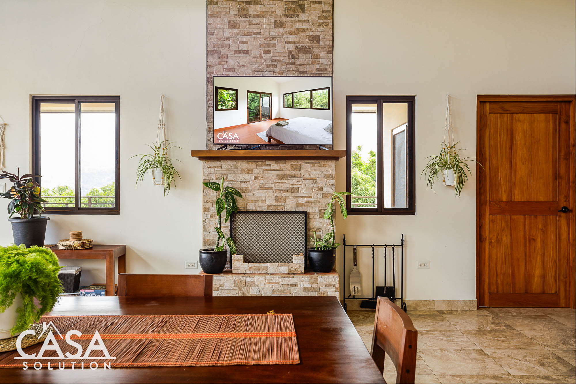 Stunning mountain view home for sale in El Salto, Boquete. Features 3 bedrooms, and modern amenities. photo 3