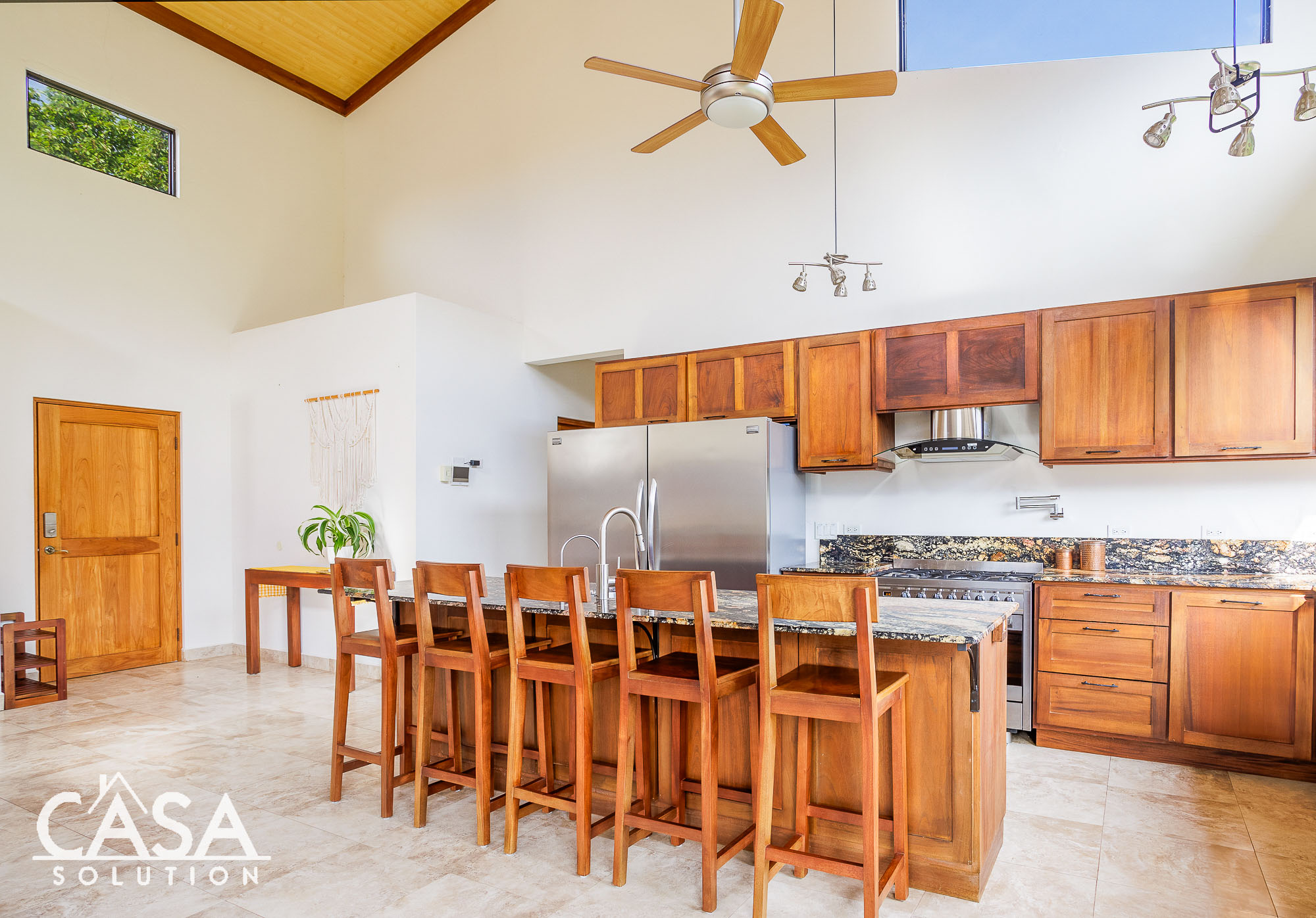 Stunning mountain view home for sale in El Salto, Boquete. Features 3 bedrooms, and modern amenities. photo 6