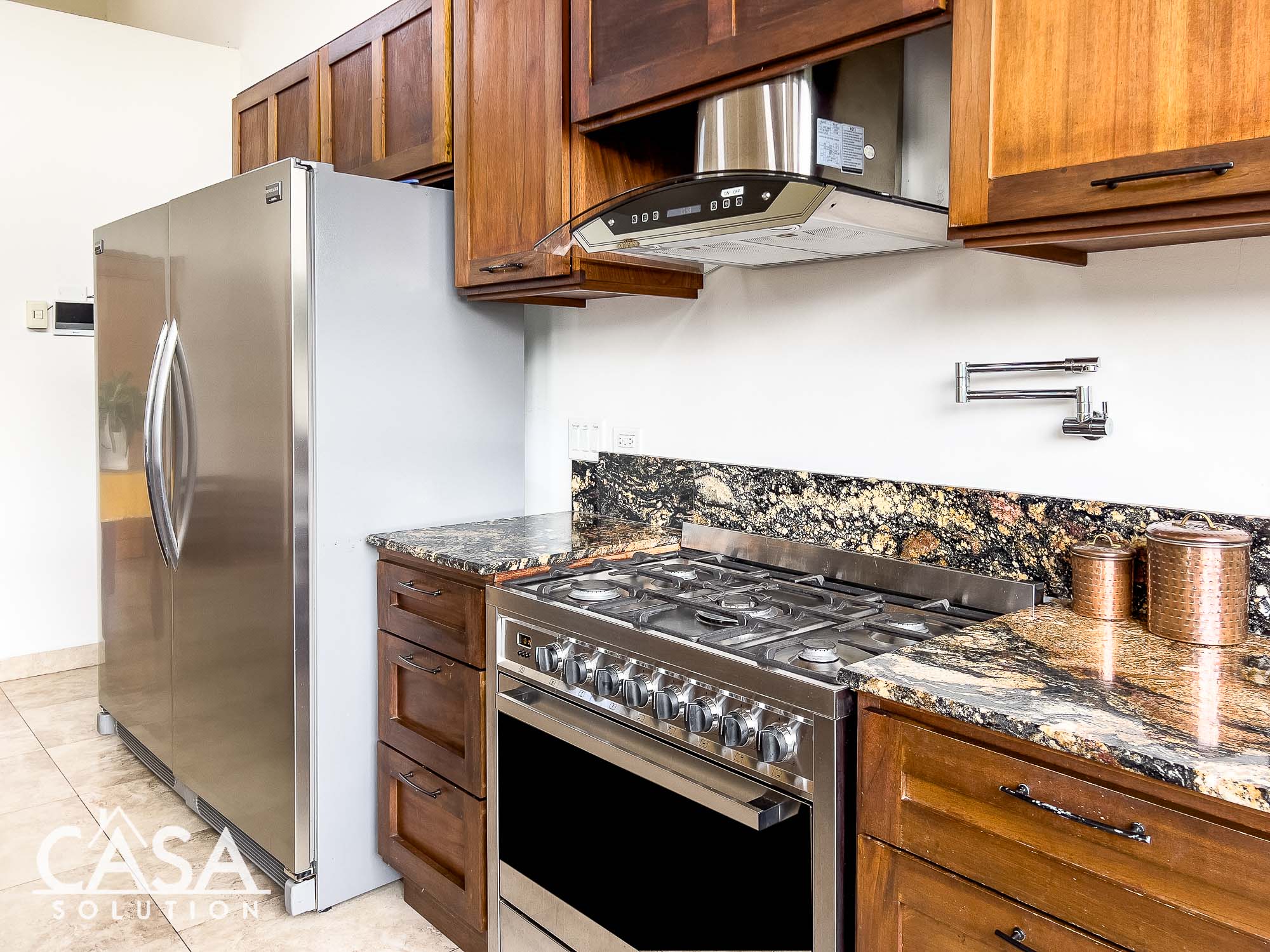Stunning mountain view home for sale in El Salto, Boquete. Features 3 bedrooms, and modern amenities. photo 9