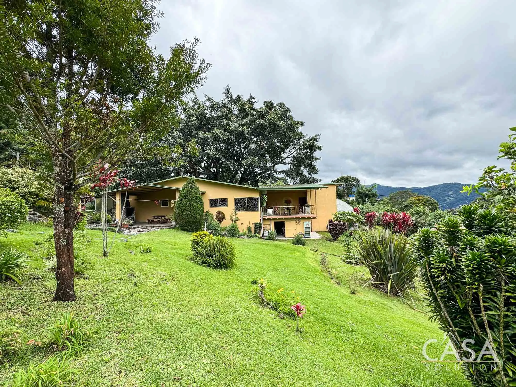Withdrawn - Price Reduction! Estate for sale in El Salto, Boquete with a house, apartment, and two casitas!  Stunning mountain views - Firm Price! photo 8