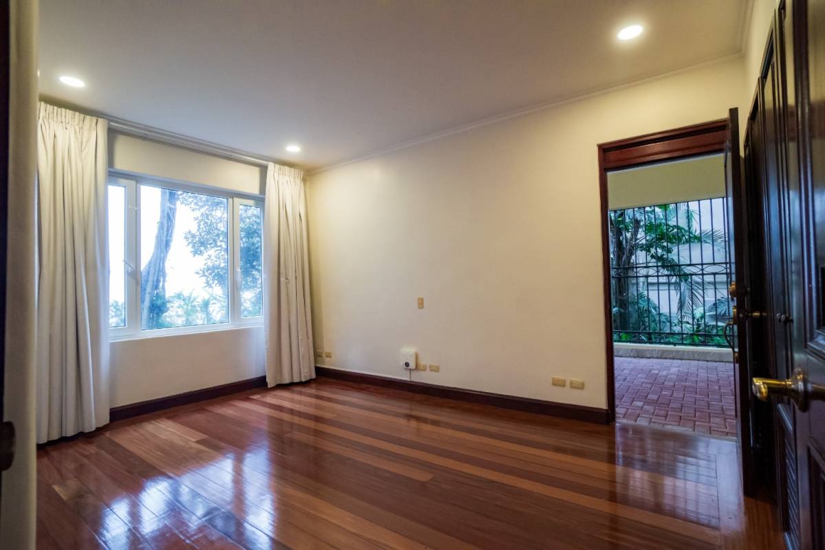 Dream House in Escazu with views to the Volcanic Range photo 5