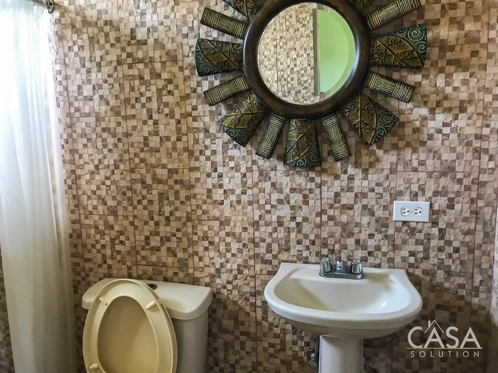 Sold by Owner - Home for sale in El Celaje, Chame. Spacious lot, near beaches, shopping, and restaurants. Quiet community just 7 minutes from Coronado. photo 8