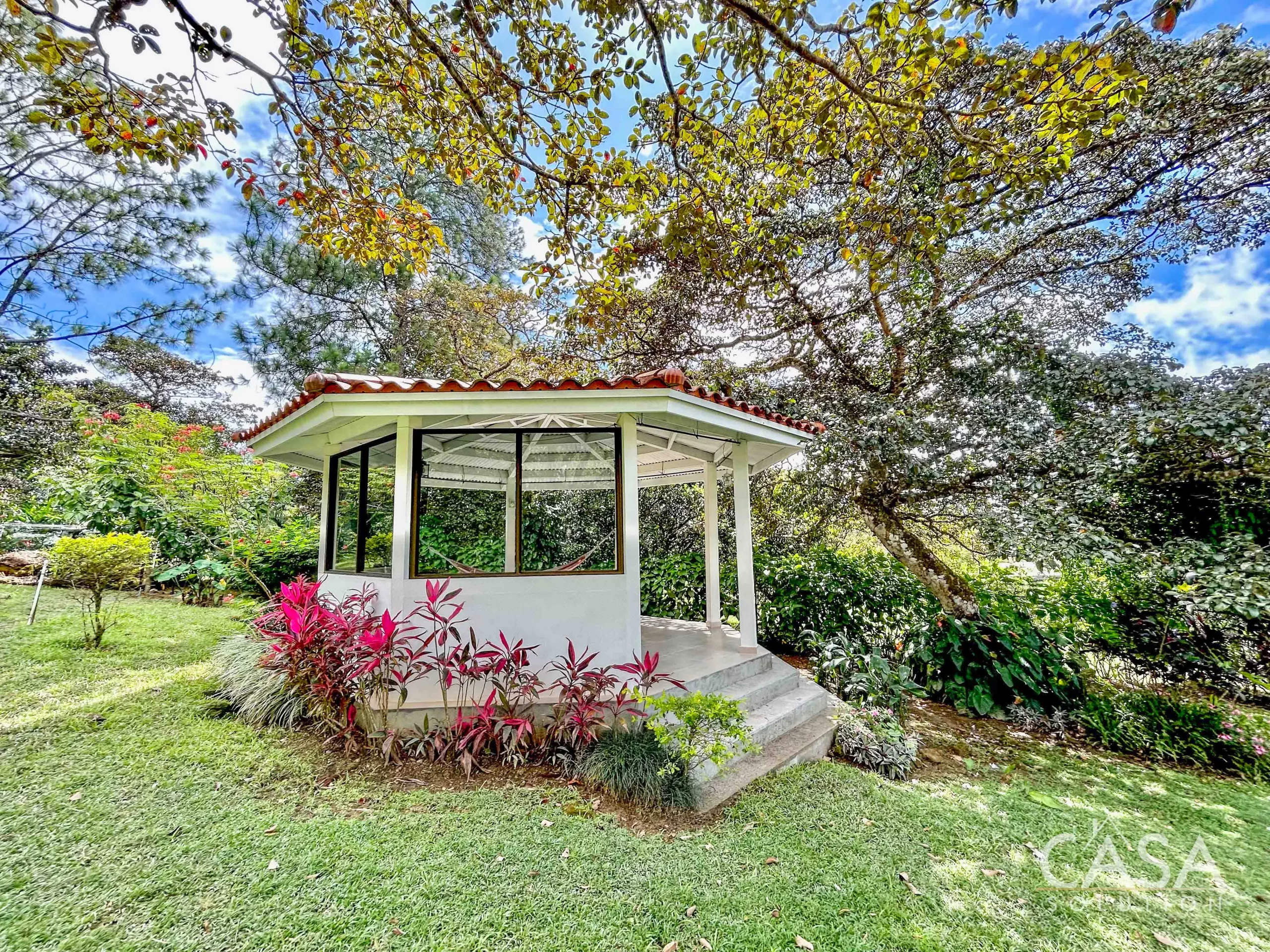 Sold by Owner - Elegant 3-Bedroom Home with Mountain Views for Sale in El Valle de Anton. With Beautifully landscaped gardens. Ready to move in! photo 11