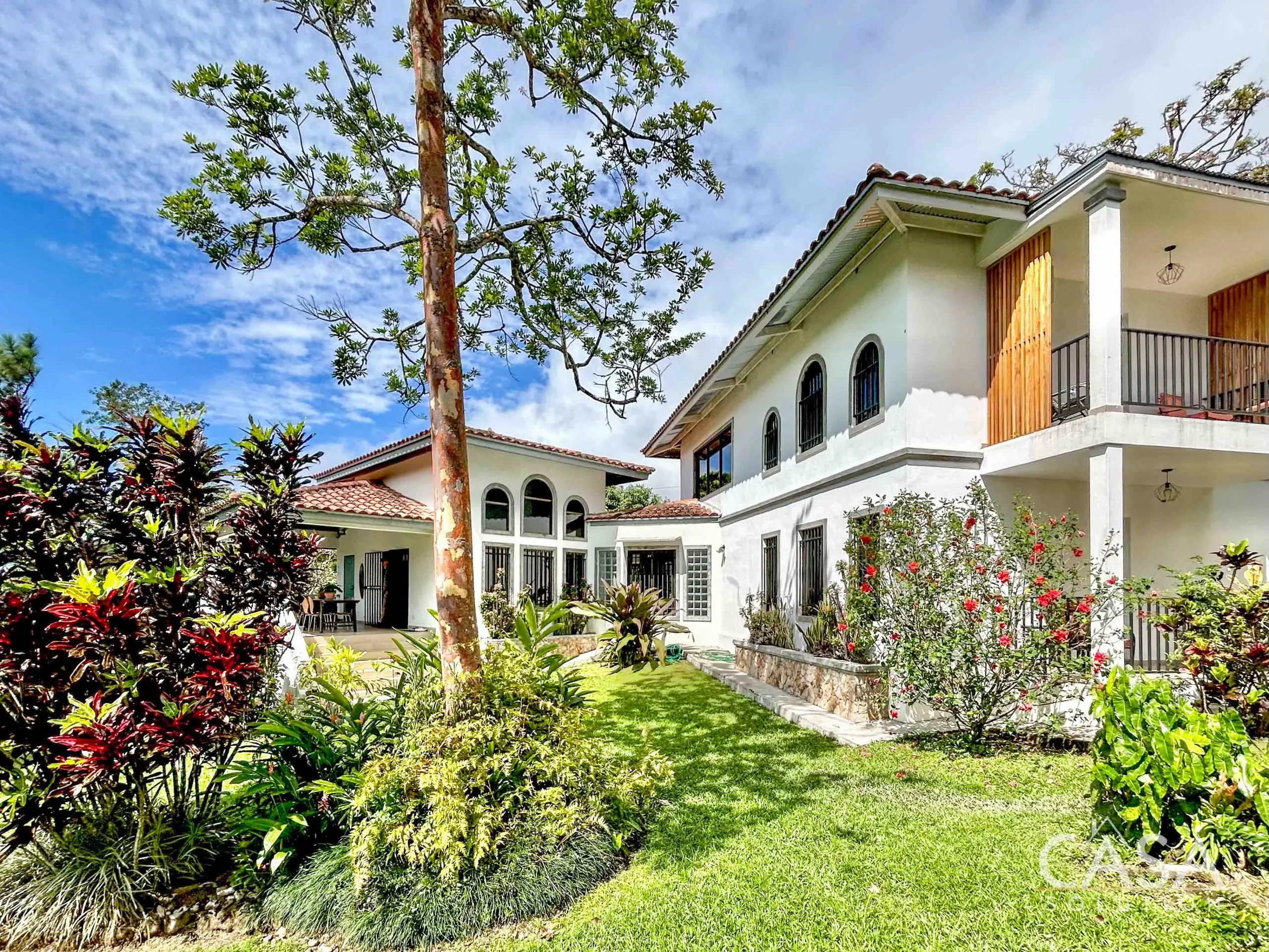 Sold by Owner - Elegant 3-Bedroom Home with Mountain Views for Sale in El Valle de Anton. With Beautifully landscaped gardens. Ready to move in! photo 9