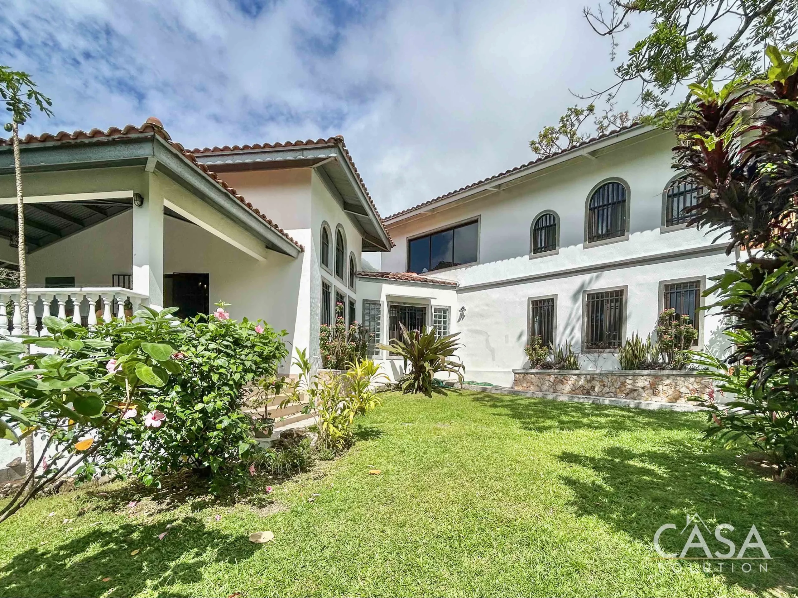 Sold by Owner - Elegant 3-Bedroom Home with Mountain Views for Sale in El Valle de Anton. With Beautifully landscaped gardens. Ready to move in! photo 8