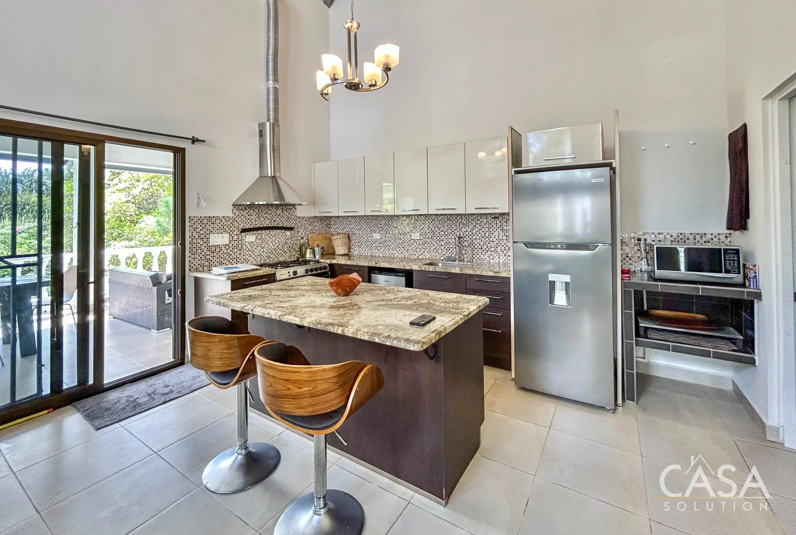 Sold by Owner - Elegant 3-Bedroom Home with Mountain Views for Sale in El Valle de Anton. With Beautifully landscaped gardens. Ready to move in! photo 3