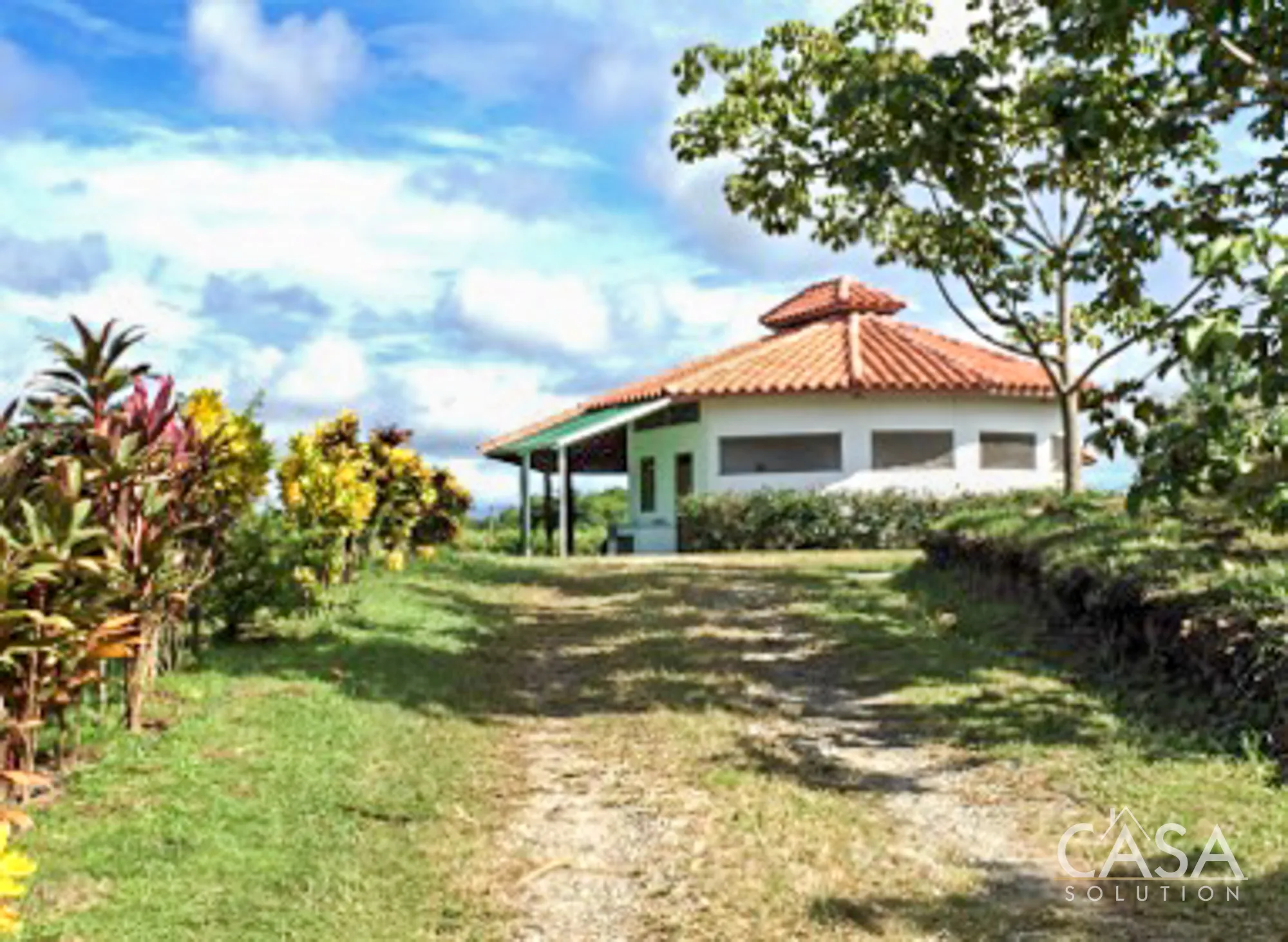 Eco-friendly 15+ hectare estate for sale in San Carlos, Panama West, with a Spanish-style villa, two guest houses, mature teak trees, fruit orchards, workshops, and sustainable infrastructure photo 3