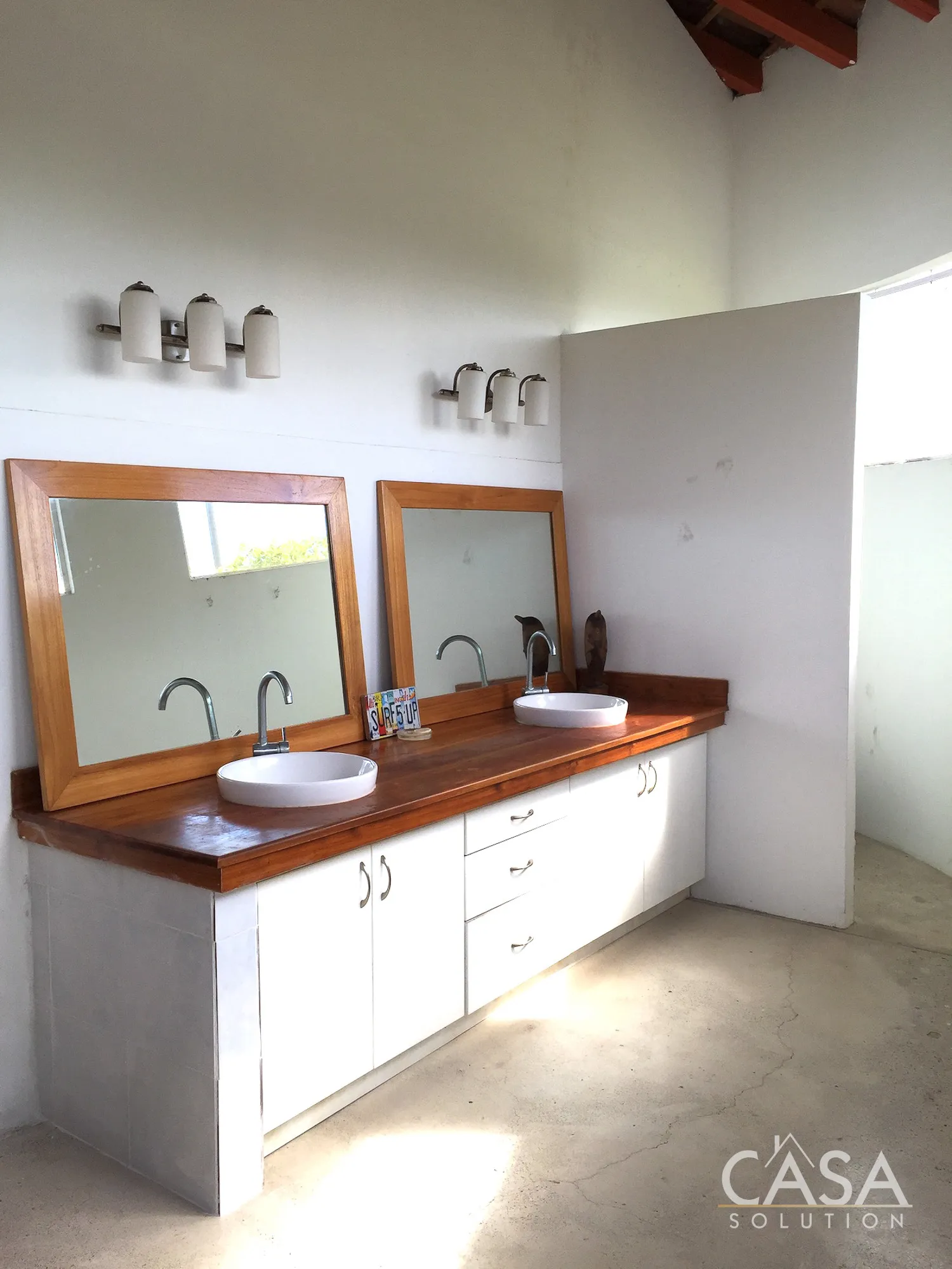 Eco-friendly 15+ hectare estate for sale in San Carlos, Panama West, with a Spanish-style villa, two guest houses, mature teak trees, fruit orchards, workshops, and sustainable infrastructure photo 12