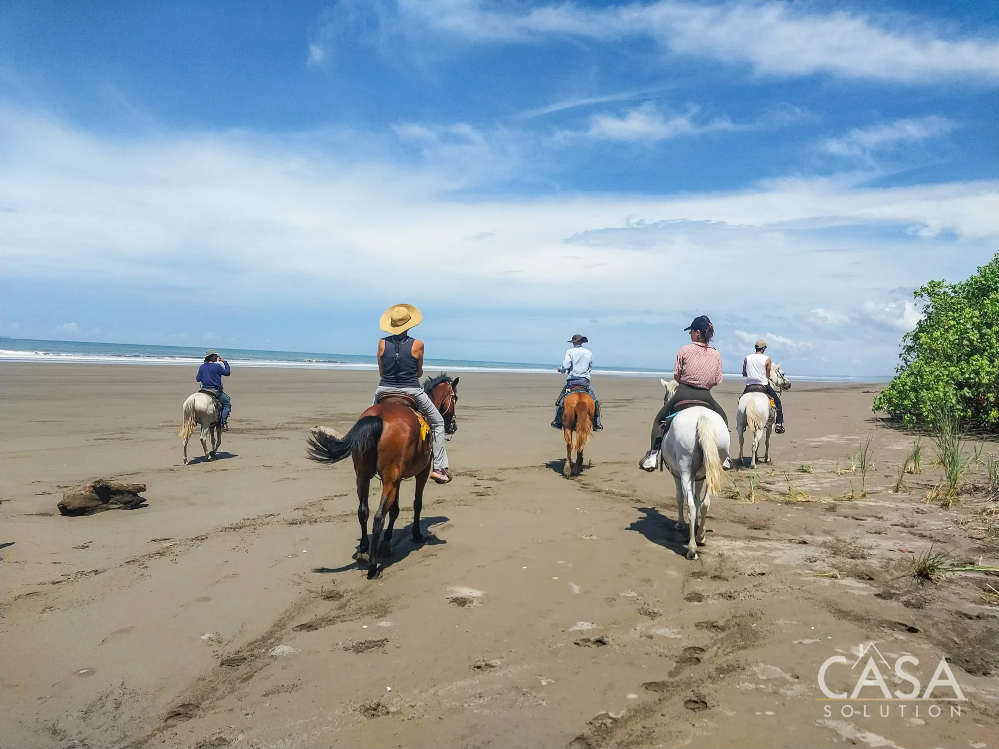 Furnished 2-Bedroom Condo for Sale Just 100 Meters from Playa Las Lajas, Chiriquí photo 5