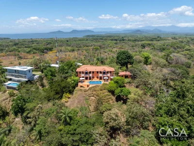 WORLD CLASS VIEWS! Highly Rated Income Producing Eco Lodge with Abundant Wildlife; Private Residence or 3 Separate Airbnb Units AND TELECOM TOWER STIPEND