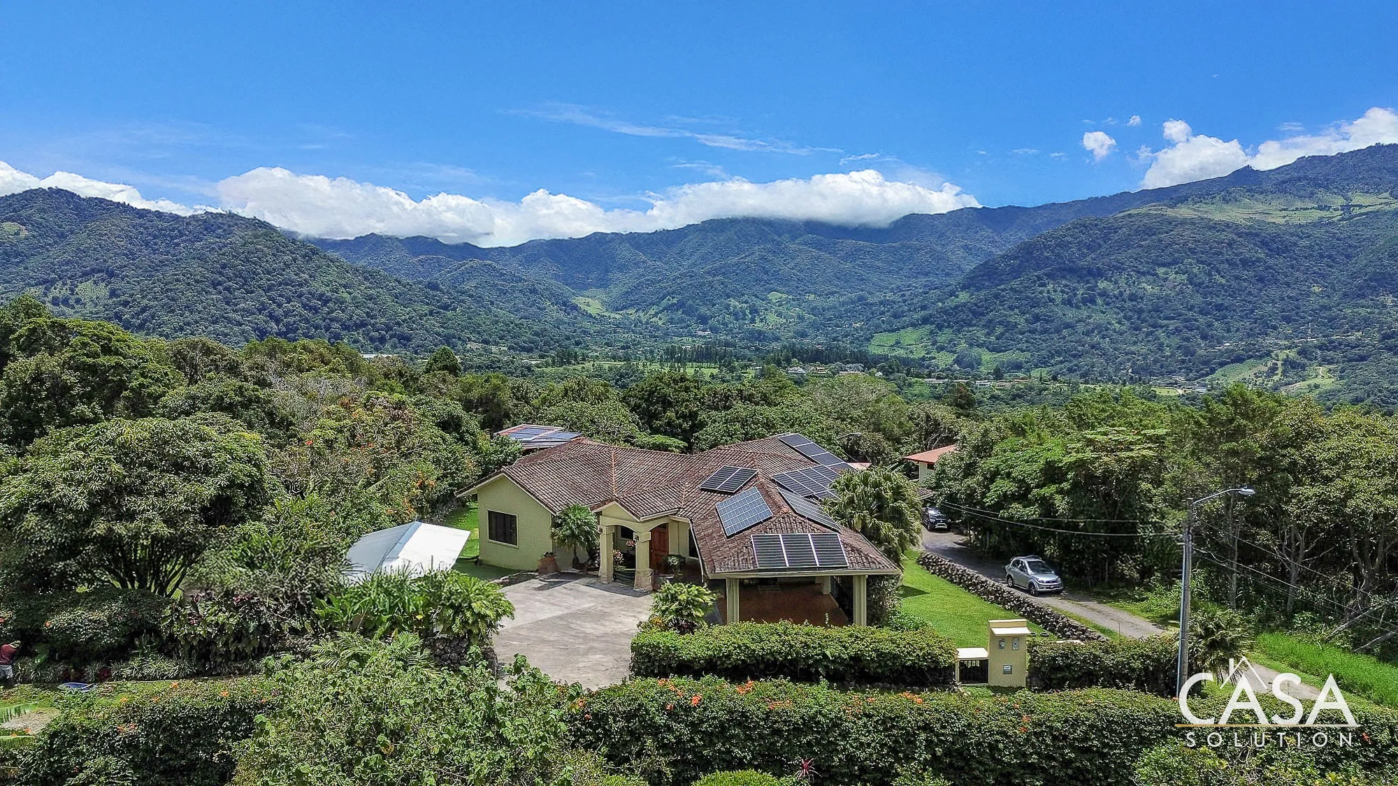 Mountain-View Estate with Huge Terrace, Guest House, Solar Power, and Highly Desirable Location for Sale in Volcancito, Boquete – Tax exemption until 2029
