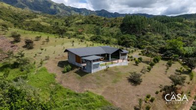 High-Quality Mountain House with Pool and Wellness Amenities in Santa Fe, Veraguas – Owner Financing Available – Furnished