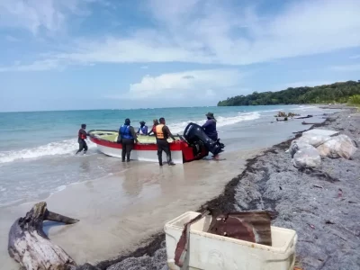 Environmental Ministry Is Not Joking Around: Massive Cleanup Begins at the Recently Closed Isla Escudo de Veraguas