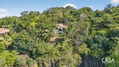 Oceanfront Home with Swimming Pool in Mata Oscura, Near Torio and Morrillo, Veraguas, Panama