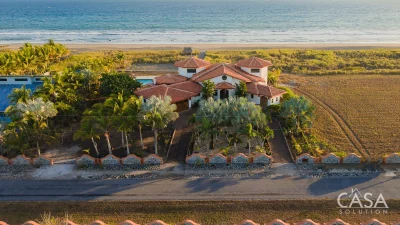 Beachfront Mansion with Pool for Sale or Rent in Playa La Barqueta, Chiriquí