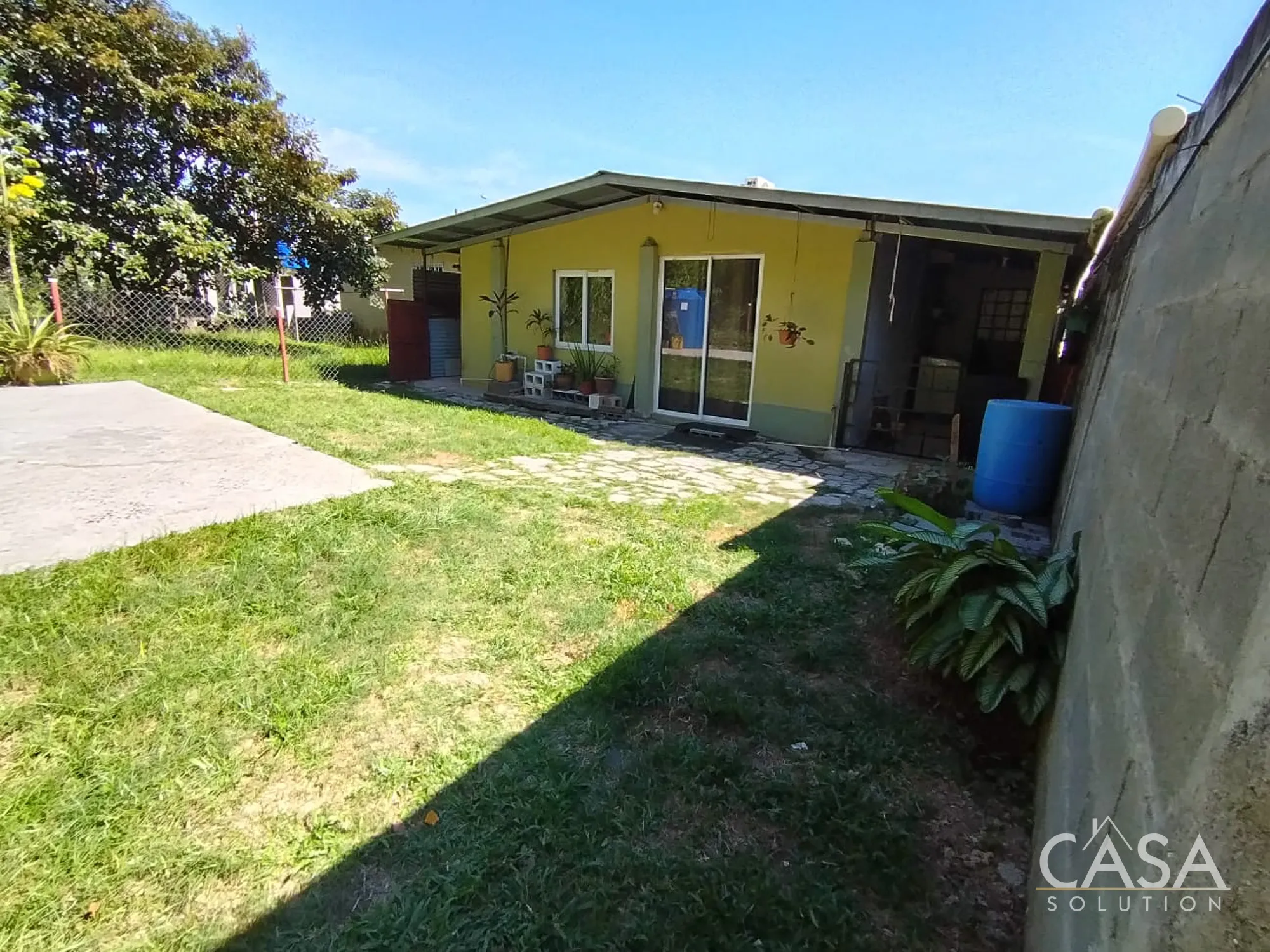Beachfront Home with Casita, Pool, and 1/2 Acre Lot for Sale in Hermosa Bay, Boca Chica, Chiriquí photo 2