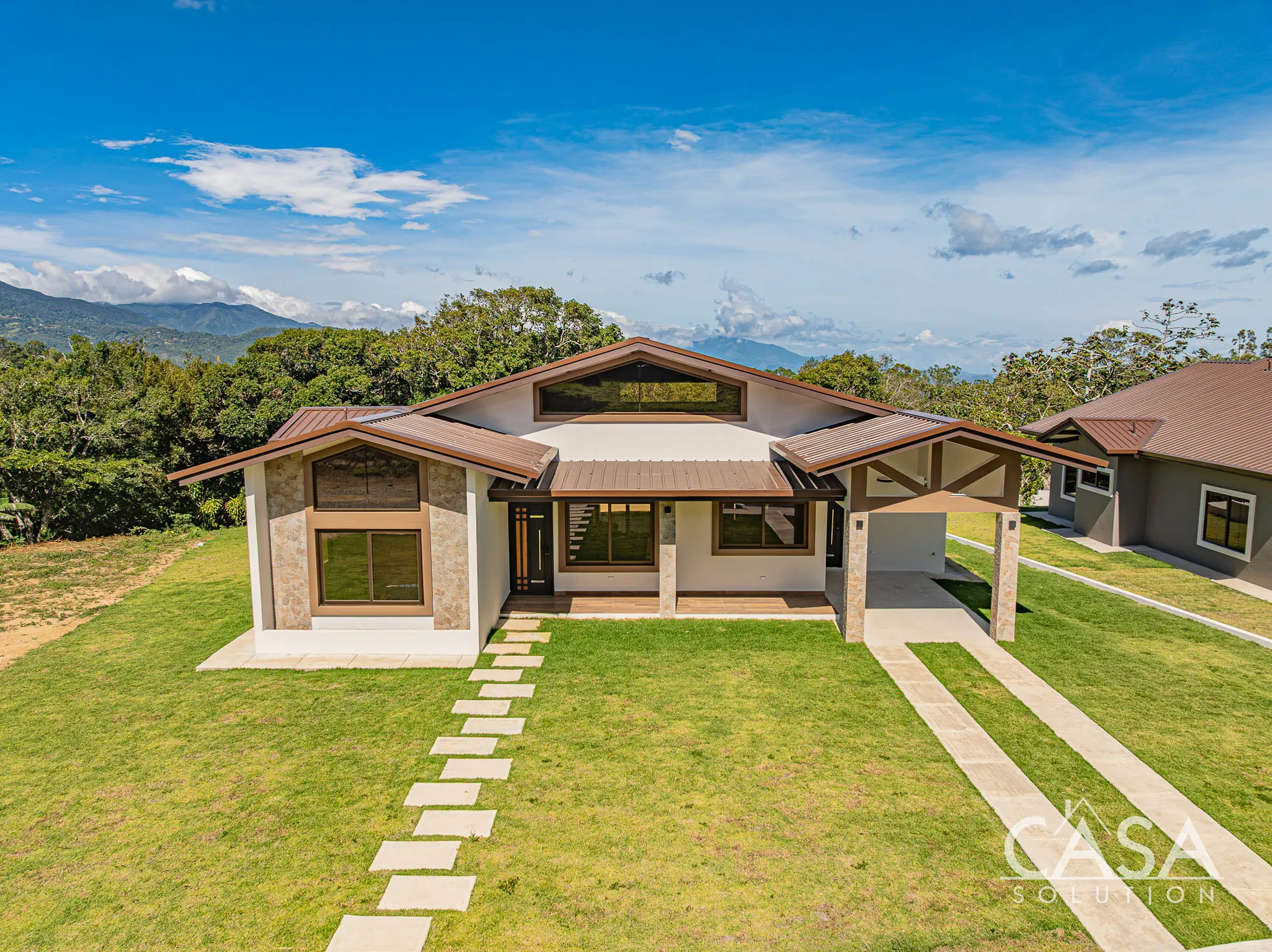 Contemporary Mountain-View Home for Sale in Palmira, Boquete