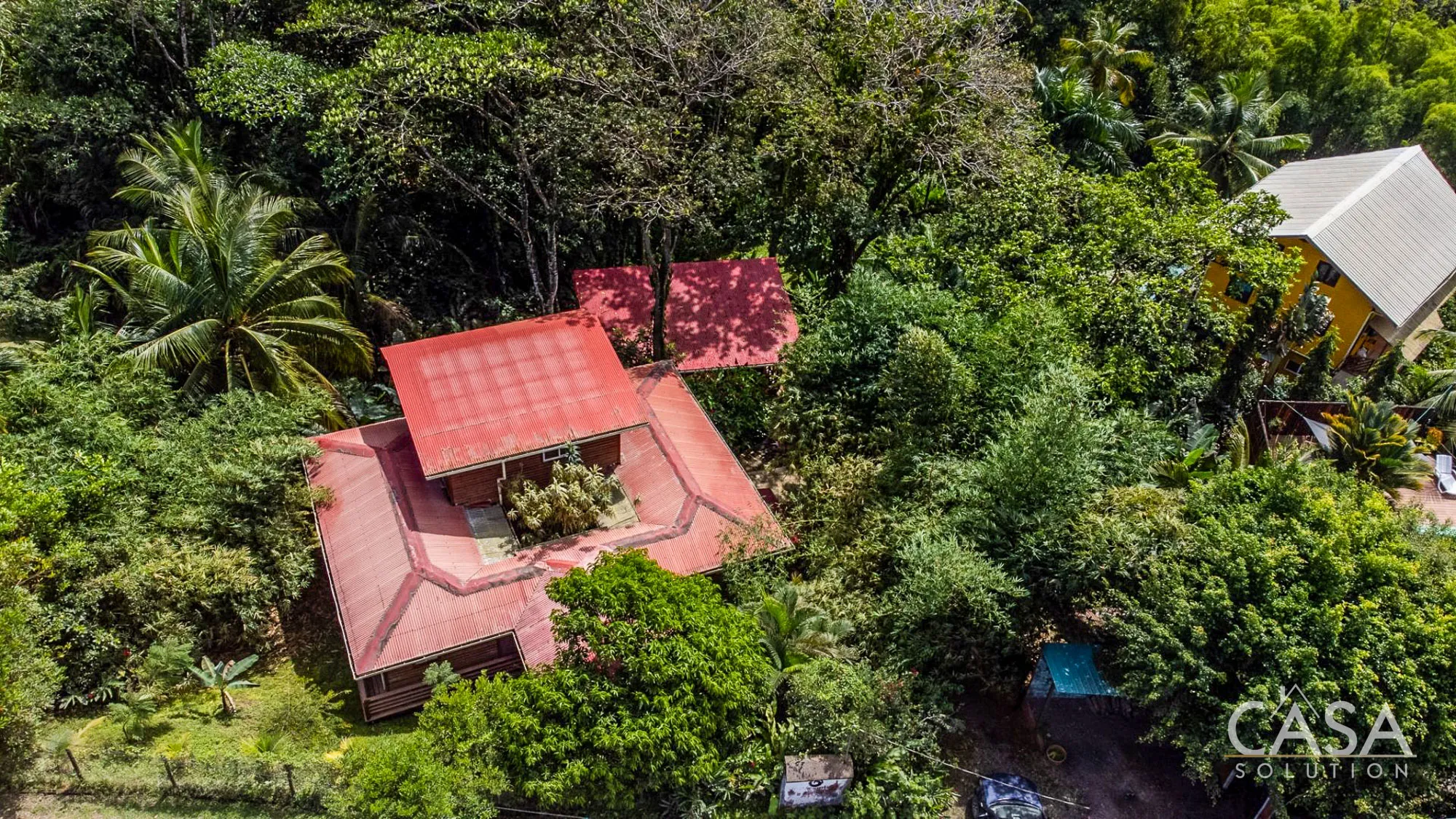 4-Bedroom Home + Guest House for Sale on Isla Colón, Bocas del Toro
