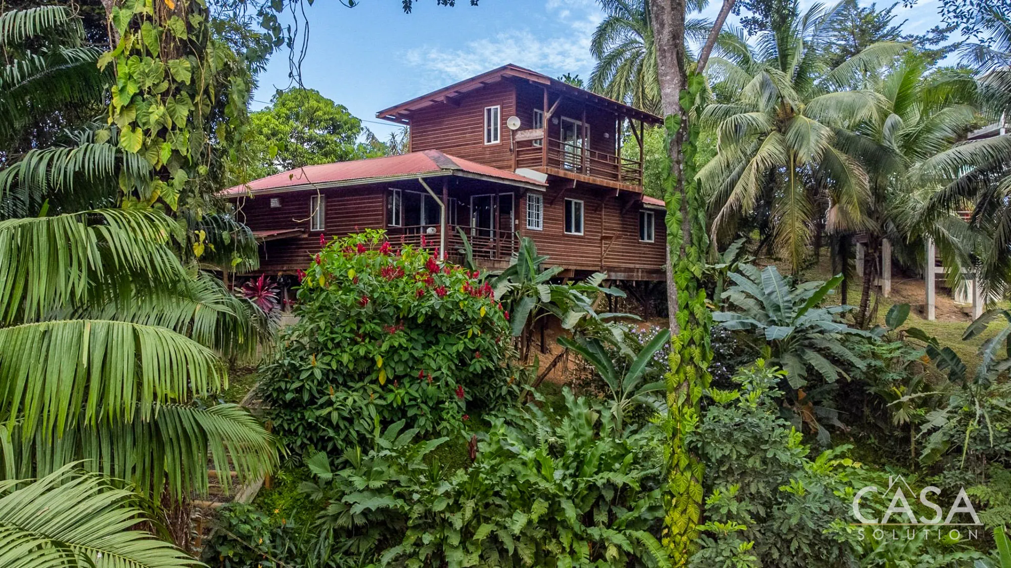 4-Bedroom Home + Guest House for Sale on Isla Colón, Bocas del Toro photo 5