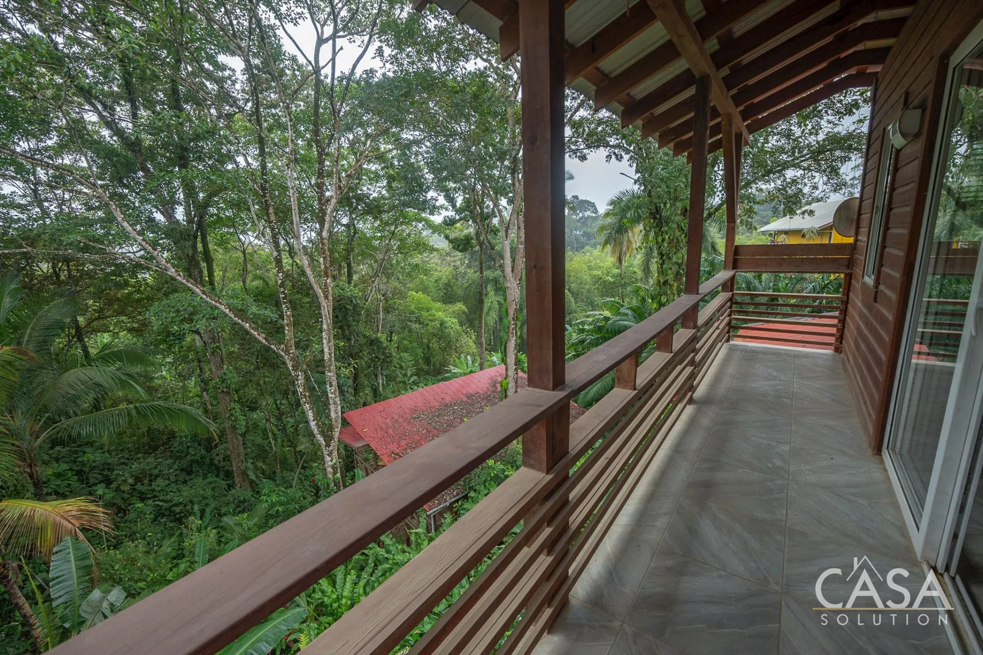 4-Bedroom Home + Guest House for Sale on Isla Colón, Bocas del Toro photo 8