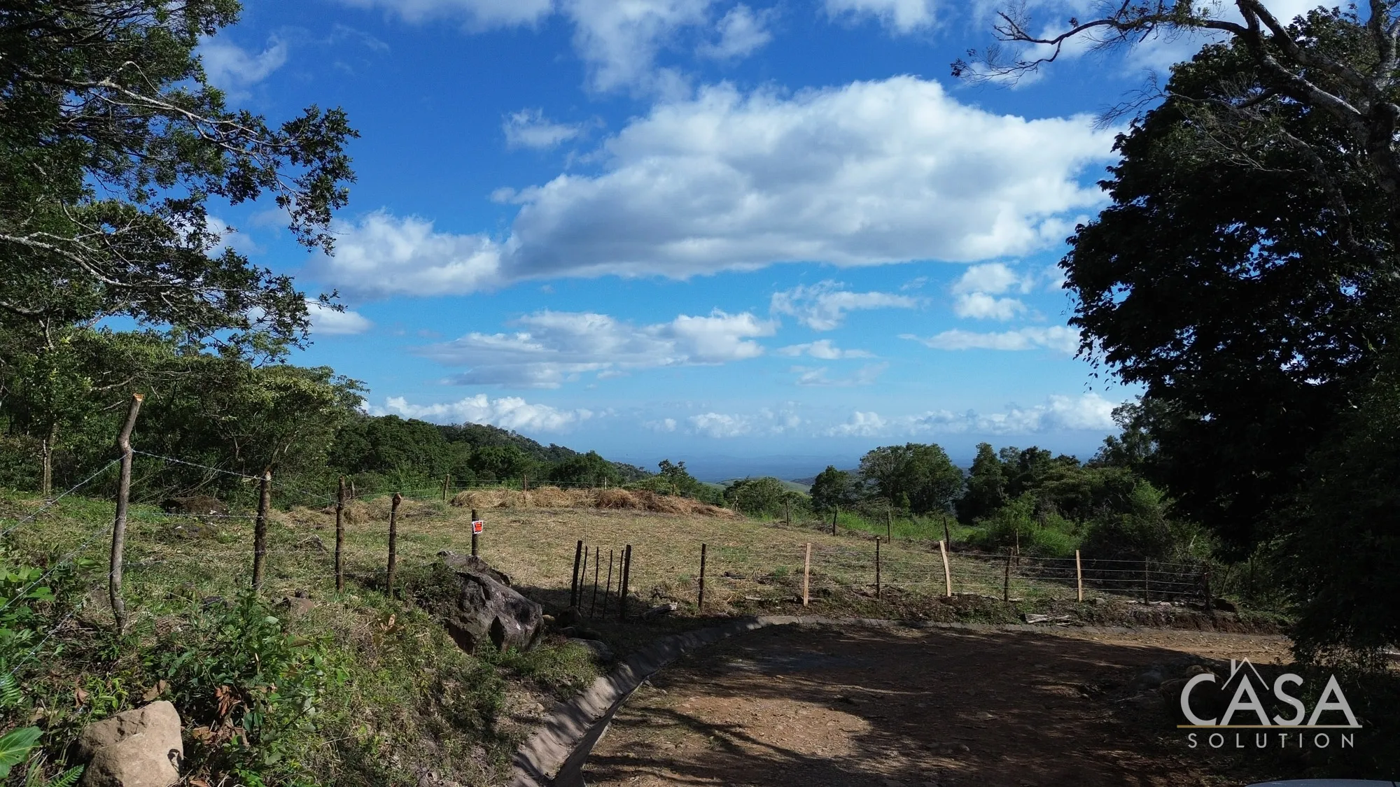 1,000 m² Lot for Sale in Jaramillo, Boquete with 180° Views